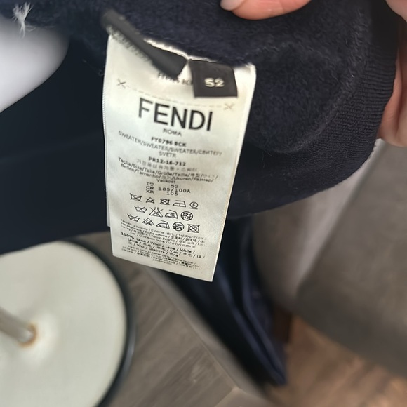 Fendi zip up sweater. 100% Lana wool - Picture 8 of 9